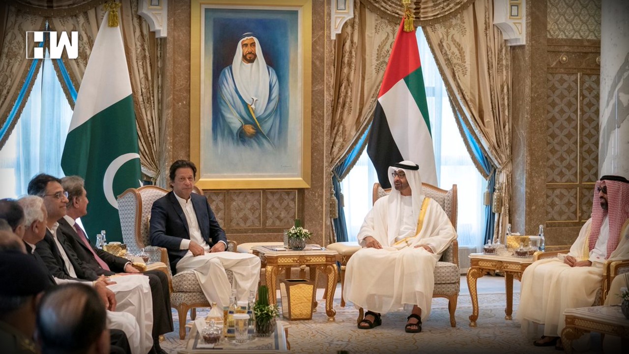 Pakistan Pm Imran Khan Visits Uae To Seek Financial Assistance - Hw 