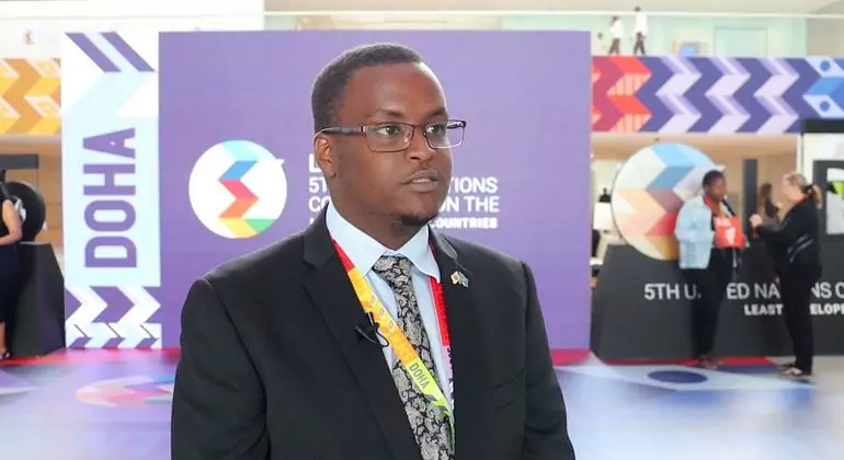 Hamza Abdiwahab, a youth delegate from Somalia, speaks to UN News at the Youth Forum being held ahead of the LDC5 Confernece in Doha, Qatar. Hamza Abdiwahab, a youth delegate from Somalia, speaks to UN News at the Youth Forum being held ahead of the LDC5 Confernece in Doha, Qatar.