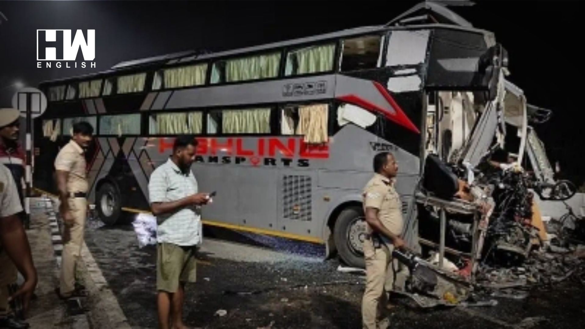 Yamuna: Two Buses Collide At Expressway Leaving 40 Injured - HW News ...