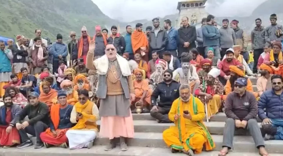 Priests protest against the Delhi Kedarnath temple construction