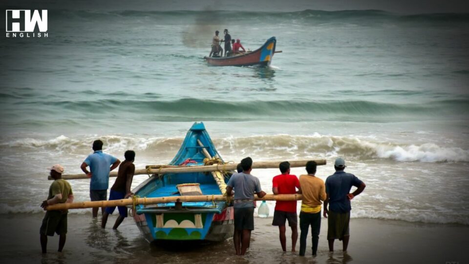 Cyclone 'Dana' To Make Landfall Tonight, Odisha, WB On High Alert